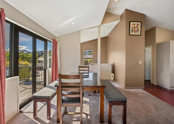 King Of The Hill | Spacious & Family Friendly *