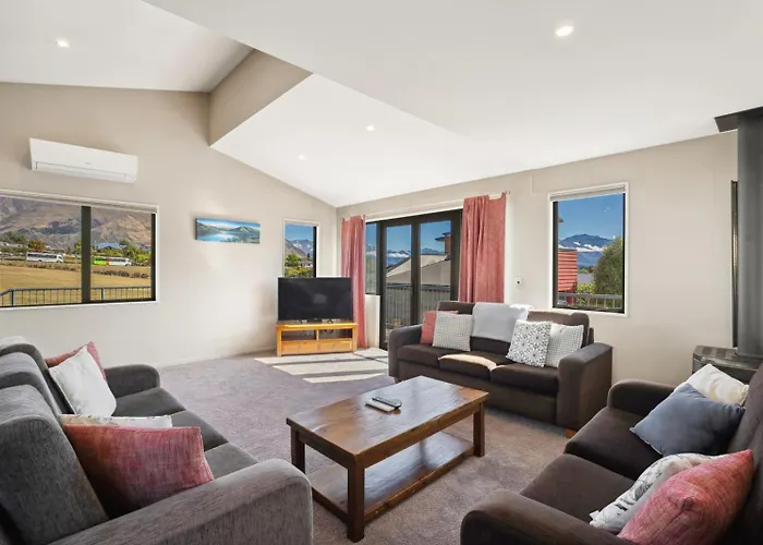 King Of The Hill | Spacious & Family Friendly *