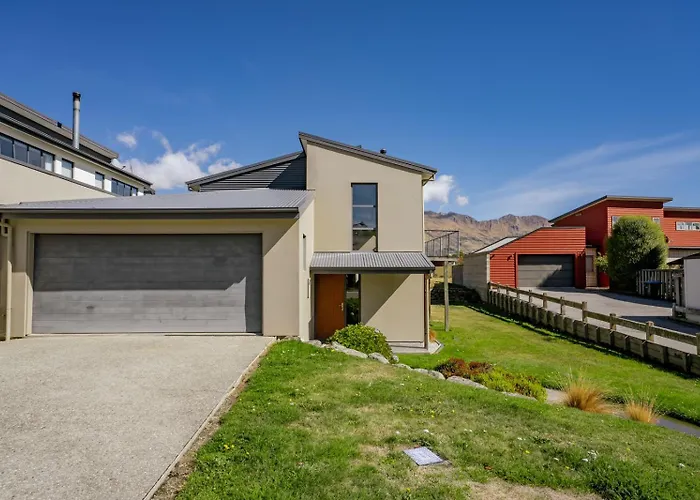 King Of The Hill | Spacious & Family Friendly
